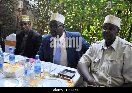 Le 28 mai 2016, des invités à Mogadiscio, en Somalie, ont assisté aux célébrations marquant le 25e anniversaire de la Fête nationale éthiopienne. L'événement a honoré l'identité nationale de l'Éthiopie et sa relation avec la Somalie. AMISOM photo / Omar Abdisalan. Banque D'Images