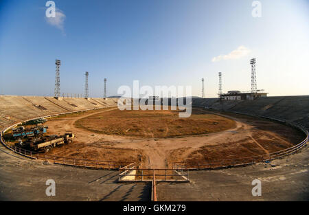 La Somalie, Mogadiscio : une brochure photographie datée du 12 janvier et publié par l'Union africaine et l'équipe de support d'information des Nations Unies 16 janvier, présente une vue de Mogadiscio Stade national. Anciennement une base principale pour les alliés à al-Qaïda groupe extrémiste violent Al Shabaab, une fois le stade impressionnant a été utilisé comme un quartier général pour les opérations du groupe dans la région de Mogadiscio, un terrain d'entraînement pour leurs combattants et un site où ils ont exécuté des prisonniers et testés et assemblés les dispositifs explosifs de circonstance (IED). Après deux décennies de conflit presque constante, la Somalie connaît sa plus longue période de paix Banque D'Images