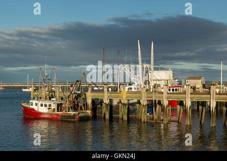 Une photographie de certains bateaux de pêche dans le port de Provincetown, Cape Cod, Massachusetts. Banque D'Images