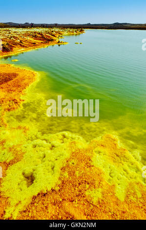 La dépression de Danakil (Ethiopie) - Sept 20, 2013 : l'intérieur du cratère d'explosion du volcan Dallol, dépression Danakil, l'Ethiopie Banque D'Images