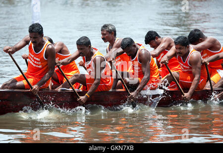 L'image du participant, l'aviron, Snake bateau , bateau de Nehru, le jour de la course, Allaepy Punnamda Lake, le Kerala Inde Banque D'Images