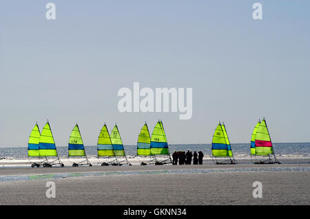 Char à voile sur la plage du Touquet dans le Nord de la France Banque D'Images