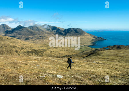 Les montagnes Cuillin Rhum et Harris Bay, à partir de la crête de Sròn an t-Saighdeir, à l'île de Rum, Ecosse, Royaume-Uni Banque D'Images