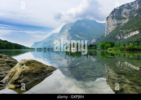 Toblino Lake, Trentin, Italie Banque D'Images