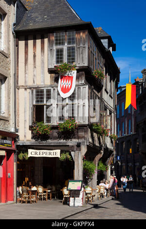 Couleur locale de Dinan, Cotes d'Armor, Bretagne, France Banque D'Images