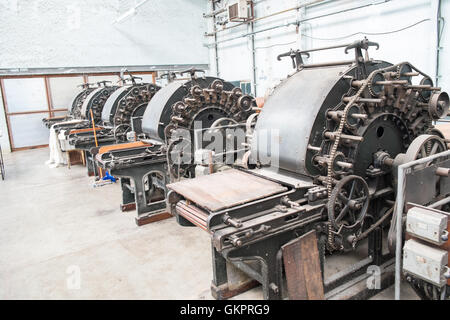 Feutre rendant la production usine à Couiza, Aude, sud de la France.des artisans traditionnels produisent des qualifiés. Banque D'Images