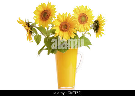 Tournesols en pichet jaune. Banque D'Images