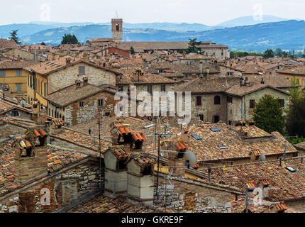 Un délicieux aperçu de Gubbio, cité médiévale ville italienne en Ombrie Banque D'Images