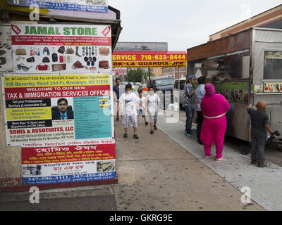 Scène de rue à la section de Kensington Brooklyn, New York. Banque D'Images