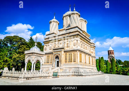 La Roumanie. Le Monastère de Curtea de Arges, 16e siècle, la Valachie monument, Romanian culture orthodoxe. Ana et légende Manole. Banque D'Images