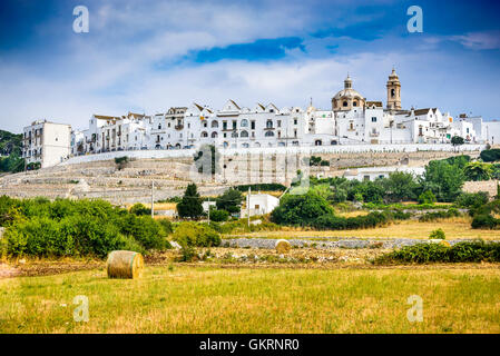 Bari, Italie. Vue panoramique sur whitwashed ville dans la région de Puglia (Pouilles). Banque D'Images