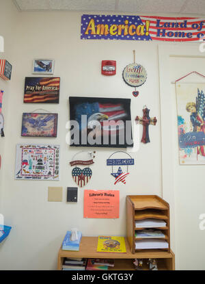 Classe prêt pour le début d'une nouvelle année scolaire en première Christian Academy à High Springs, en Floride. Banque D'Images