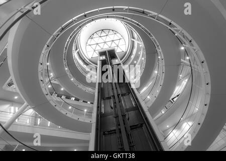 En colimaçon dans la LSE, City of Westminster, London, United Kingdom Banque D'Images