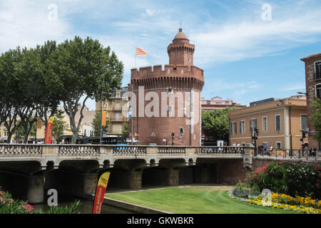 Castillet,porte de ville dans le centre de Perpignan. Sud de la France. Banque D'Images