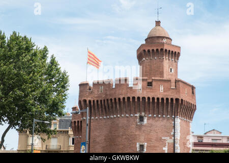 Castillet,porte de ville dans le centre de Perpignan. Sud de la France. Banque D'Images