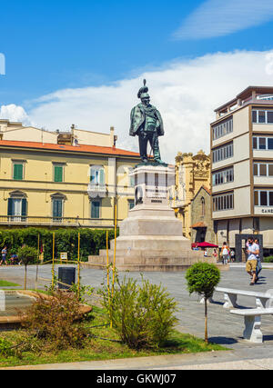 Monument de Vittorio Emanuele II sur la Piazza Vittorio Emanuele II. Pise, Italie. Banque D'Images