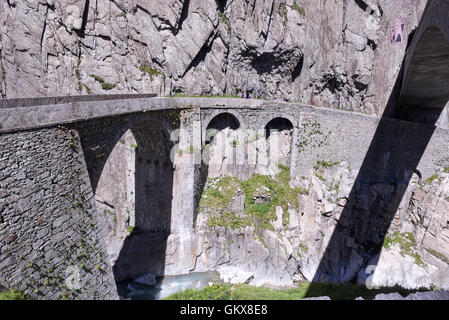 Pont du Diable à St col du Gothard sur les Alpes Suisses Banque D'Images