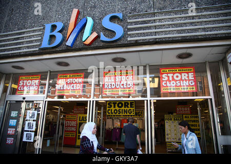 Wood Green, Londres, Royaume-Uni - 23 août 2016 - six jours, comme BHS (British Home Stores) store à Wood Green se prépare à fermer. Bois branche verte sera l'un des derniers à fermer le 28 août 2016. Credit : Dinendra Haria/Alamy Live News Banque D'Images