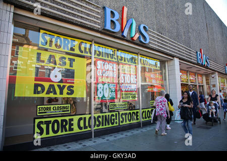 Wood Green, Londres, Royaume-Uni - 23 août 2016 - six jours, comme BHS (British Home Stores) store à Wood Green se prépare à fermer. Bois branche verte sera l'un des derniers à fermer le 28 août 2016. Credit : Dinendra Haria/Alamy Live News Banque D'Images