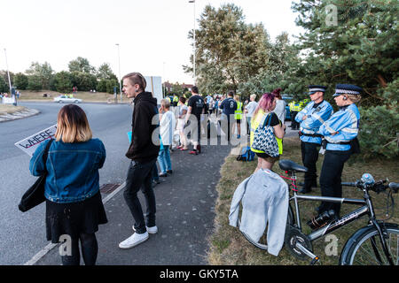 Les exportations en direct 'Ban' manifestants debout sur côté de route principale dans Ramsgate lors d'une manifestation pacifique contre les exportations de la ville. Certaines plaques. holding Banque D'Images