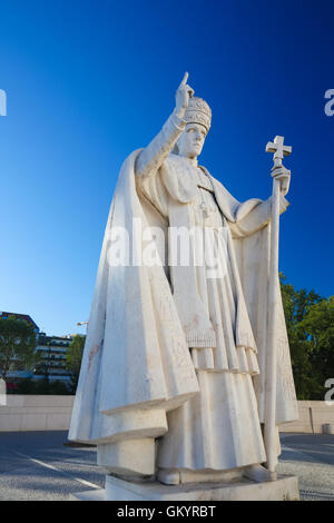 Statue du Pape Pie XII (1876 - 1958) au Sanctuaire de Fatima au Portugal. Banque D'Images