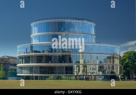 Blavatnik School of Government de l'Université d'Oxford a photographié à partir de l'Observatoire Radcliffe Trimestre RIBA Stirling Banque D'Images