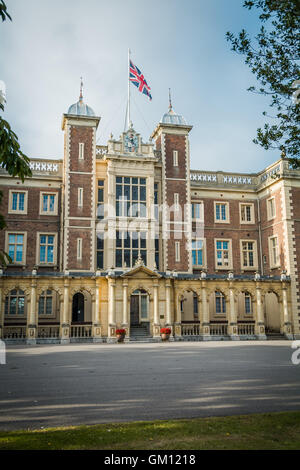 L'extérieur de Kneller, Hall, un bâtiment classé Grade II dans Whitton, qui a récemment été mis en vente par le MOD Banque D'Images