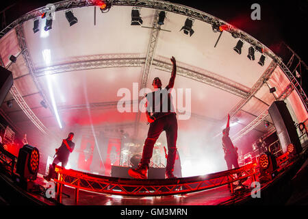 Milan, Italie. Août 23, 2016. L'Australian Metal bande principale de Parkway Drive qui est représenté sur scène comme ils effectuer live au Circolo Magnolia dans dentelés. © Roberto Finizio/Pacific Press/Alamy Live News Banque D'Images