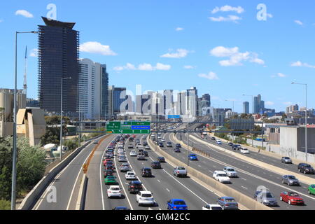 Melbourne's embouteillage sur l'autoroute M1 à Melbourne en Australie. Banque D'Images