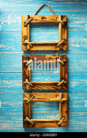 Cadre photo photo sur fond de bois Banque D'Images