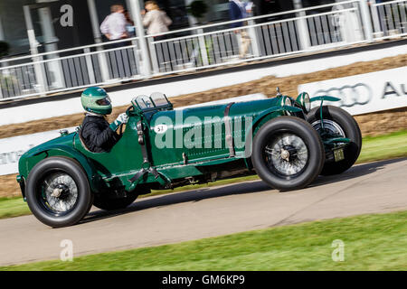 1933 Alfa Romeo 8C 2300 Monza avec chauffeur Roderick Jack au Goodwood Festival of Speed 2016, Sussex England UK Banque D'Images