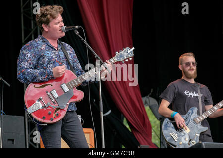 Danny Cove et Luke Davis, de l'exécution de rebelles Witt cassée à Weyfest, Farnham, Surrey, Royaume-Uni. 21 août, 2016. Banque D'Images