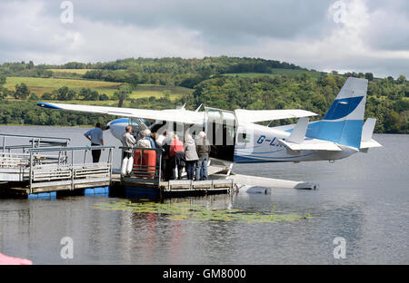 Sea plane prêt au décollage sur le Loch Lomond, Ecosse Banque D'Images