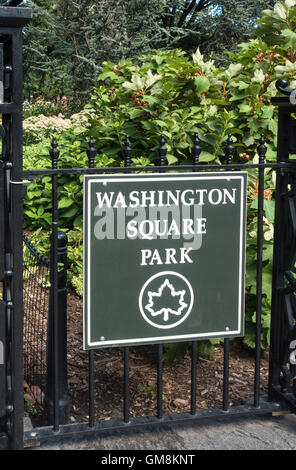 Washington Square Park sign in Greenwich Village à New York City Banque D'Images