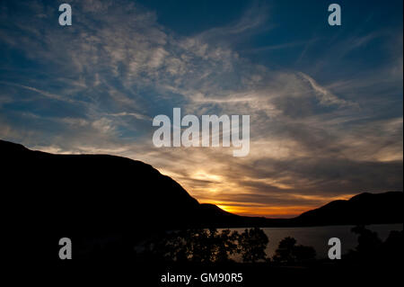 Coucher de soleil sur crummock water, Lake District, Cumbria, Angleterre Banque D'Images