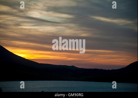 Coucher de soleil sur crummock water, Lake District, Cumbria, Angleterre Banque D'Images