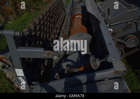 L'attelage de remorque pour tracteurs et moissonneuses-batteuses. Remorques pour machines agricoles. Banque D'Images