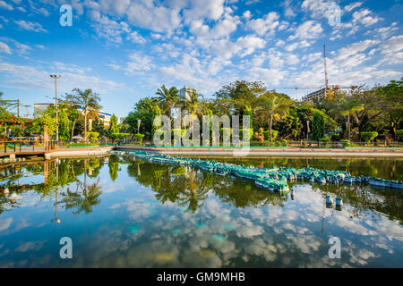 L Étang à Rizal Park, à Manille, aux Philippines. Banque D'Images