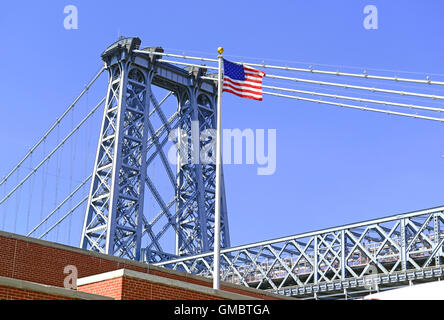 Wiliamsburg Bridge reliant Manhattan et Brooklyn sur l'East River, New York City Banque D'Images