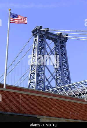 Wiliamsburg Bridge reliant Manhattan et Brooklyn sur l'East River, New York City Banque D'Images