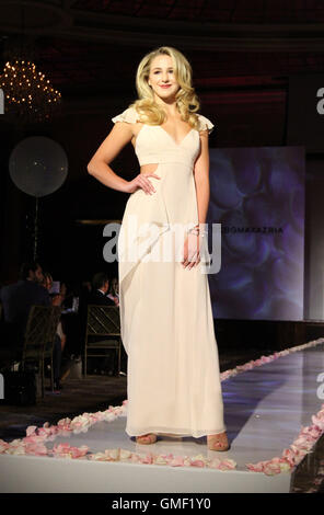 Los Angeles, CALIFORNIE, États-Unis. 24 août 2016. Chloe Lukasiak. Make-A-Wish Greater Los Angeles Fashion Fundraiser - défilé organisé au Taglyan Cultural Complex à Hollywood. Crédit photo : AdMedia crédit : AdMedia/Alamy Live News Banque D'Images