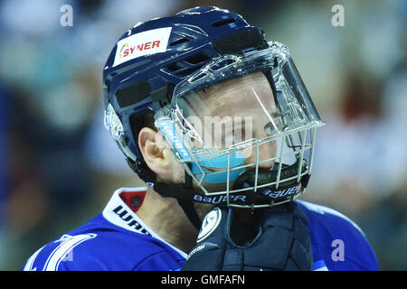 Liberec, République tchèque. Août 26, 2016. Le joueur de hockey de Liberec Lukas Derner en action pendant le match Bili Tygri Liberec vs TPS Turku en Finlande le groupe H de la Ligue des Champions match à Liberec, République tchèque, le 26 août 2016. © Radek Petrasek/CTK Photo/Alamy Live News Banque D'Images