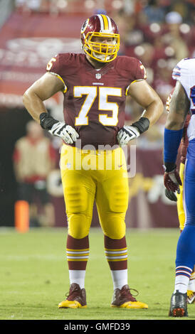 Landover, Maryland, USA. Août 26, 2016. Redskins de Washington garde offensive Brandon Scherff (75) donne sur les Bills de Buffalo au cours de la défense match pré-saison à FedEx Field à Landover, Maryland le Vendredi, 26 août, 2016. Les Redskins a gagné le match 21 - 16.Credit : Ron Sachs/CNP Crédit : Ron Sachs/CNP/ZUMA/Alamy Fil Live News Banque D'Images