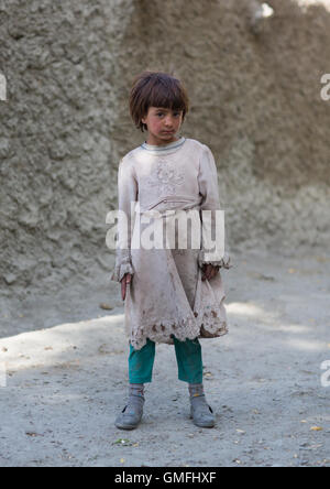 Portrait d'une fillette afghane de pamir, province de Badakhshan, Qazi deh, Afghanistan Banque D'Images