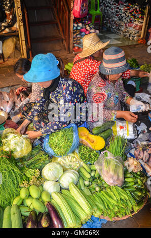 Siem Reap, Cambodge marché alimentaire. 5 Septembre, 2015 Banque D'Images