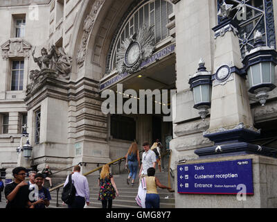 L'entrée principale de la gare de Waterloo à Londres, Angleterre Banque D'Images