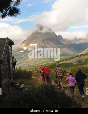 11 août 2016 - Glacier National Park, Montana, United States - Les randonneurs sont vus dans le Parc National de Glacier dans le Montana. Banque D'Images