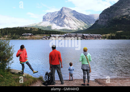 11 août 2016 - Glacier National Park, Montana, United States - Visiteurs au parc national Glacier du Montana. Banque D'Images