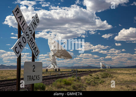 Datil, Nouveau Mexique - Le Very Large Array radio telescope se compose de 27 grandes antennes paraboliques dans l'ouest du Mexique. Banque D'Images