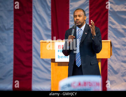 HENDERSON, NV - 15 novembre 2015 : Le Dr Ben Carson rassemblement au Pavillon Henderson de Henderson, NV le 15 novembre 2015. Crédit : Erik Kabik Photographie/ MediaPunch Banque D'Images